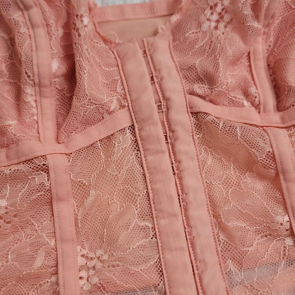 Colsie Lace Bralette Pink Corset Top Stretch Lace Wireless Bra Size Medium New - Picture 3 of 5